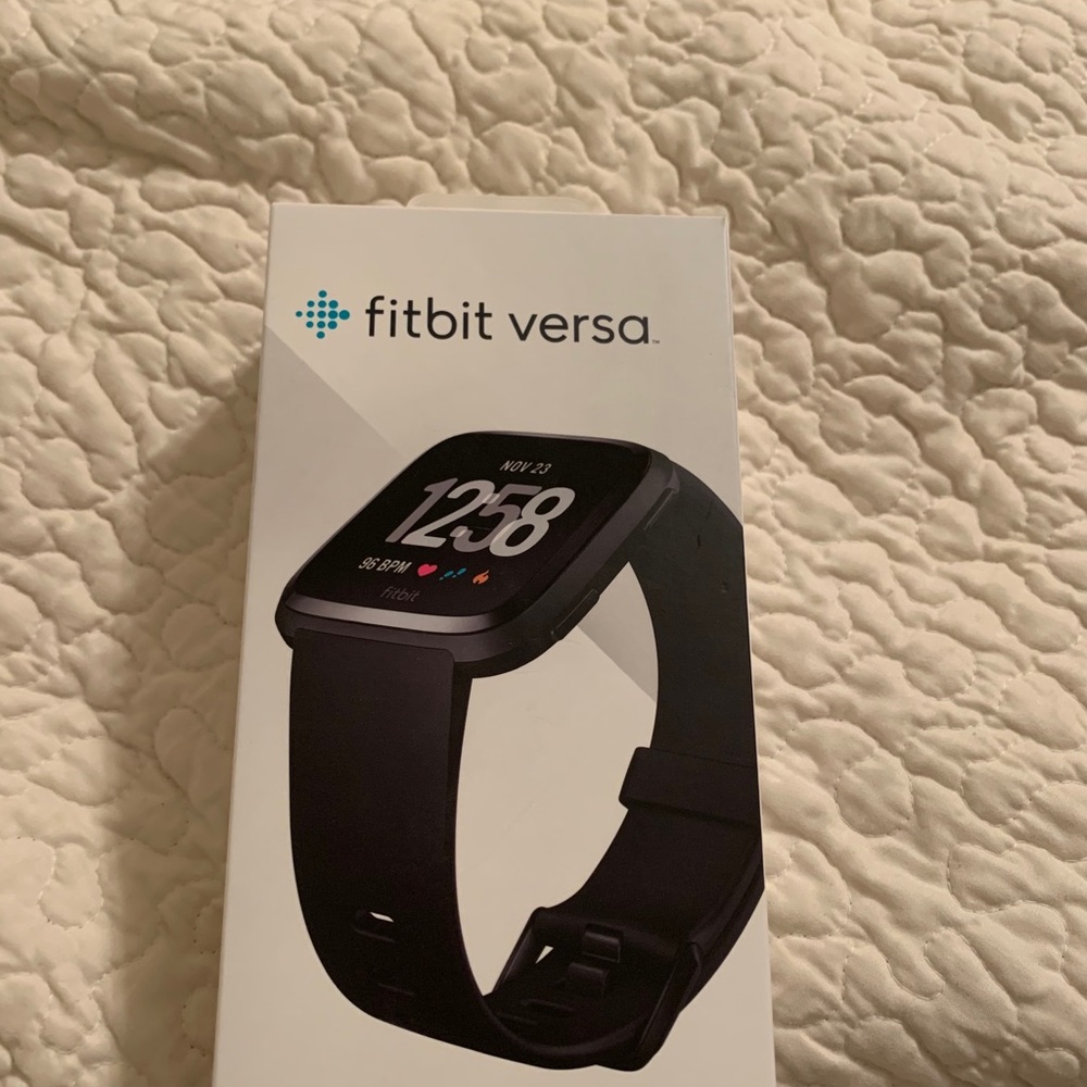 Fitbit Versa - image 1